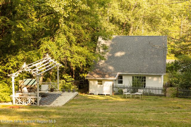 265 New York 385, Athens, NY 12015