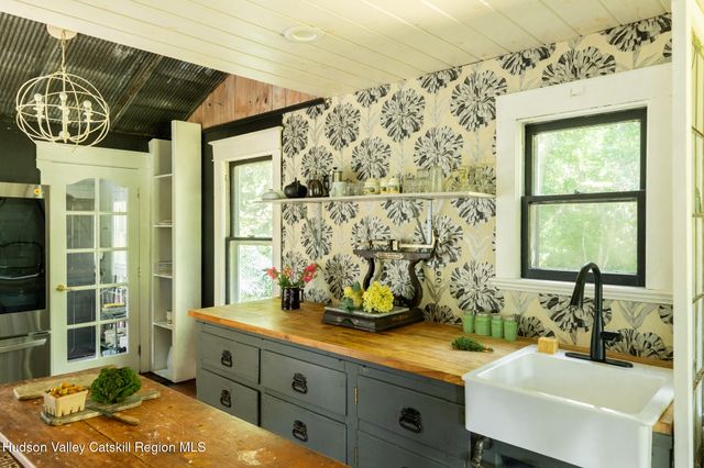265 New York 385, Athens, NY 12015