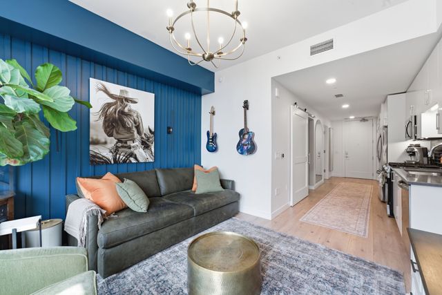 1212 Demonbreun St Apt 1506, Nashville, TN 37203
