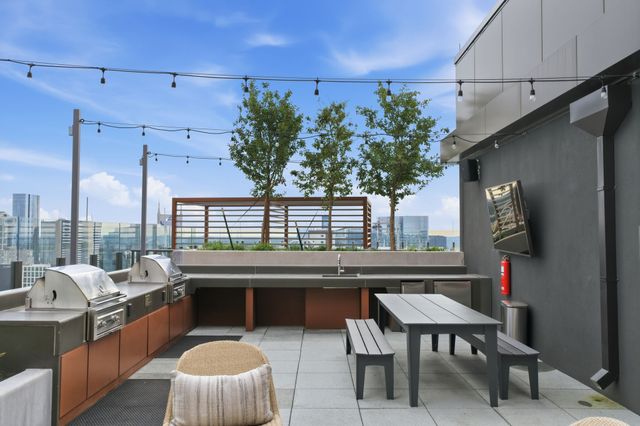 1212 Demonbreun St Apt 1506, Nashville, TN 37203