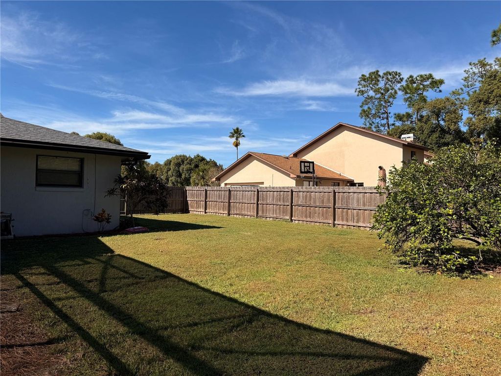 Image 11 of property listing at 1617 GREEN MEADOW LANE, Orlando, FL 32825