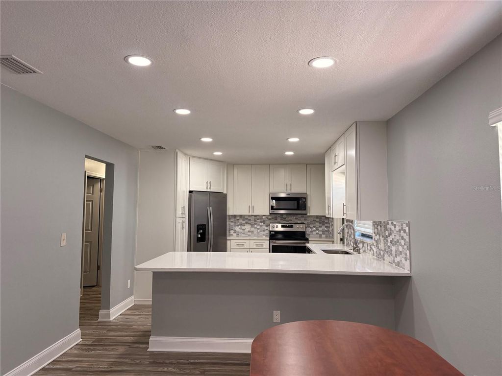 Image 18 of property listing at 1617 GREEN MEADOW LANE, Orlando, FL 32825