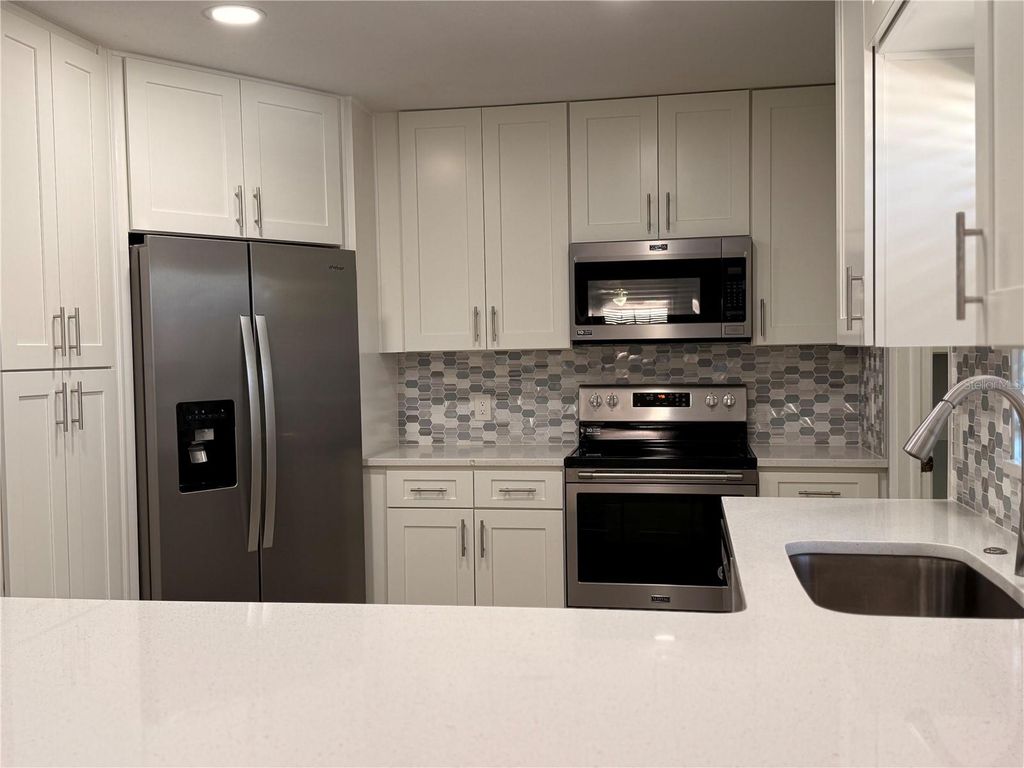 Image 21 of property listing at 1617 GREEN MEADOW LANE, Orlando, FL 32825