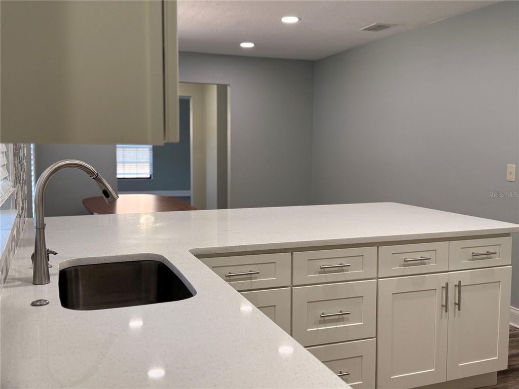 Image 23 of property listing at 1617 GREEN MEADOW LANE, Orlando, FL 32825