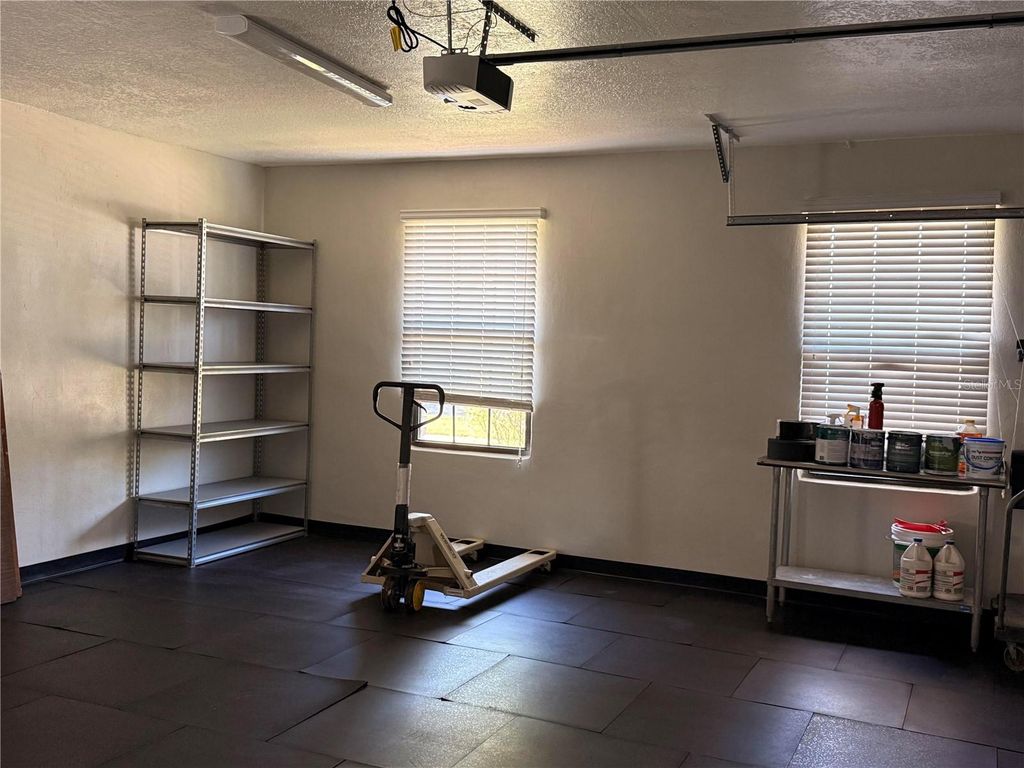 Image 25 of property listing at 1617 GREEN MEADOW LANE, Orlando, FL 32825