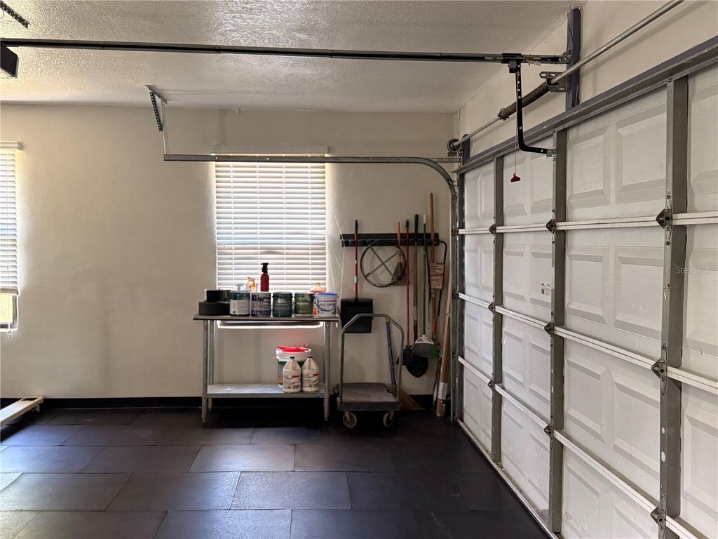 Image 26 of property listing at 1617 GREEN MEADOW LANE, Orlando, FL 32825