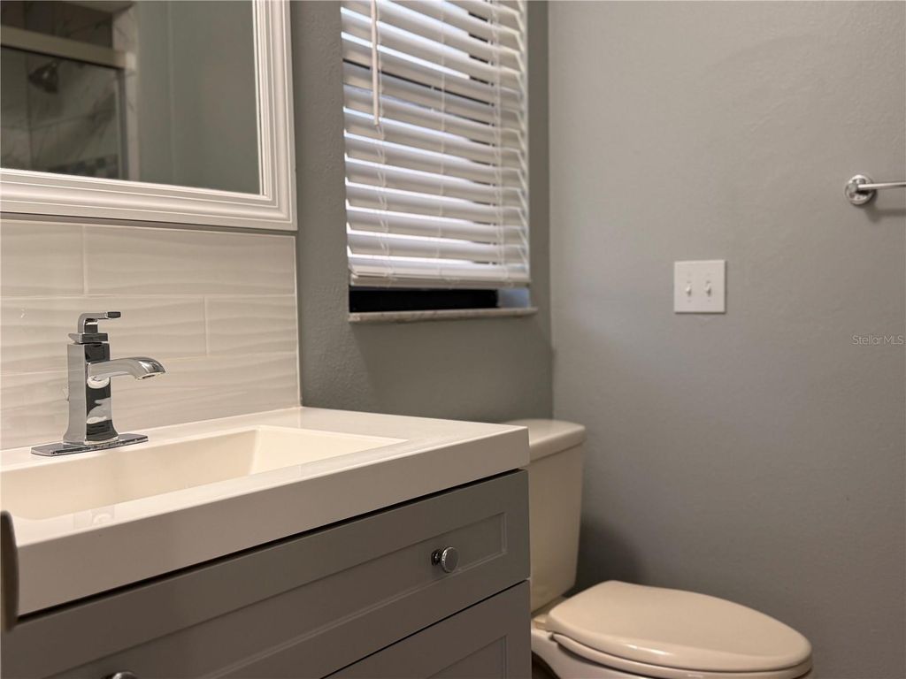 Image 38 of property listing at 1617 GREEN MEADOW LANE, Orlando, FL 32825