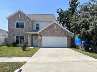 8211 James Franklin Street, Houston, TX 77088