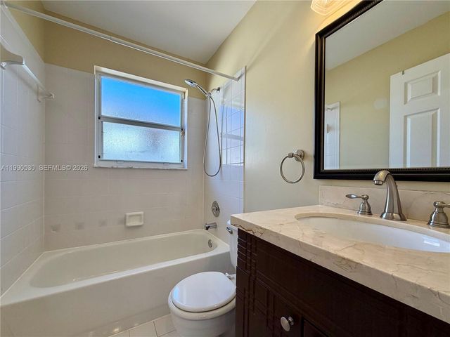 15021 SW 141st Ln, Miami, FL 33196