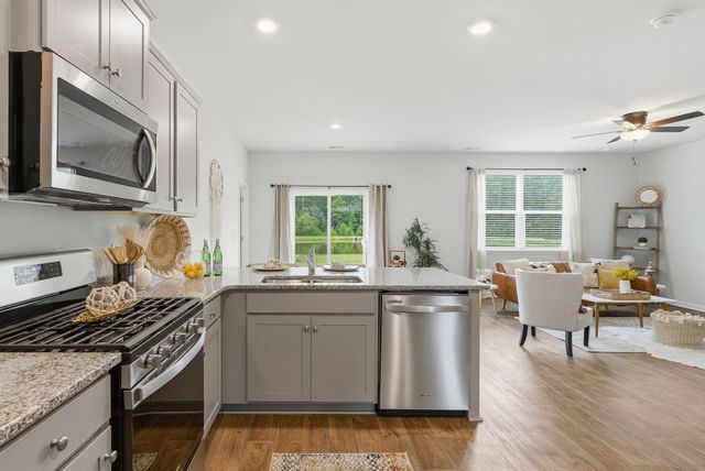 162 Oakwood Boulevard, Summerville, SC 29486