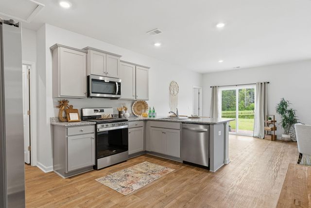 162 Oakwood Boulevard, Summerville, SC 29486