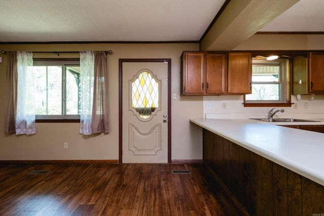 2725 Midland Road, Alexander, AR 72002