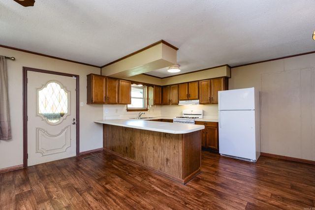 2725 Midland Road, Alexander, AR 72002