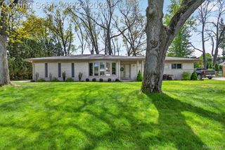 6646 Yarborough Drive, Shelby Charter Township, MI 48316