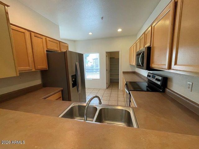 7021 E EARLL Drive 210, Scottsdale, AZ 85251
