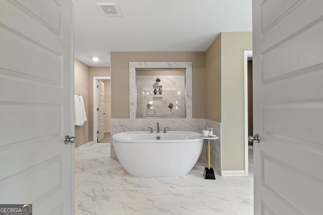 2804 Niblick Green Loop, Snellville, GA 30039
