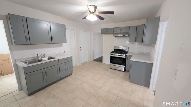 15 June Street 1, East Hartford, CT 06108