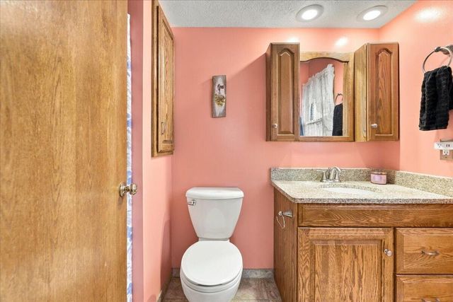 3454 AVENUE F, Council Bluffs, IA 51501