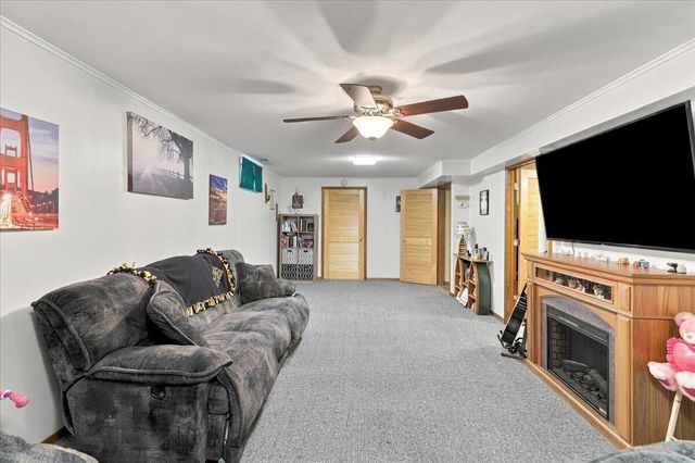 3454 AVENUE F, Council Bluffs, IA 51501