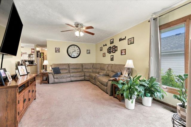 3454 AVENUE F, Council Bluffs, IA 51501