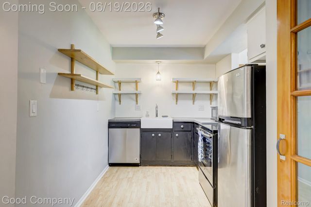 4345 Crooks Road 4, Royal Oak, MI 48073