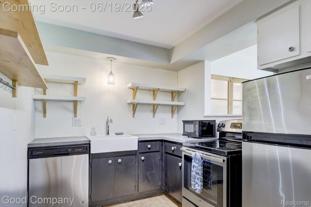 4345 Crooks Road 4, Royal Oak, MI 48073