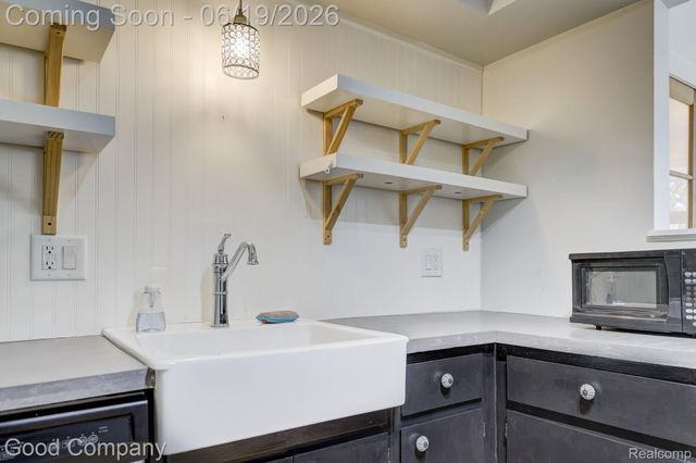 4345 Crooks Road 4, Royal Oak, MI 48073