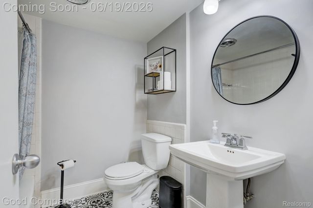 4345 Crooks Road 4, Royal Oak, MI 48073
