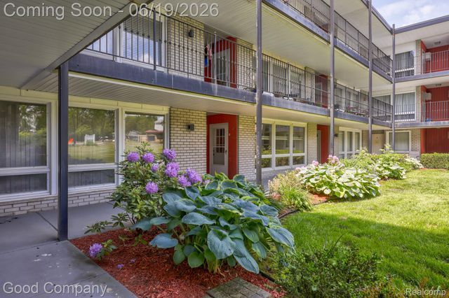 4345 Crooks Road 4, Royal Oak, MI 48073