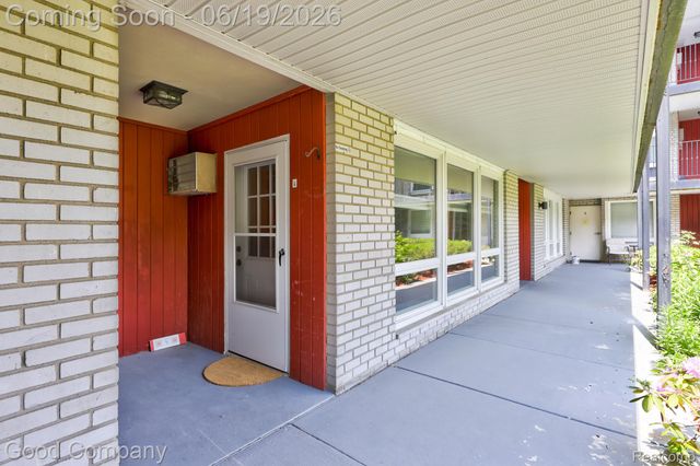 4345 Crooks Road 4, Royal Oak, MI 48073