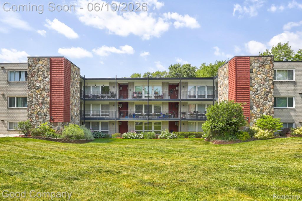 4345 Crooks Road 4, Royal Oak, MI 48073