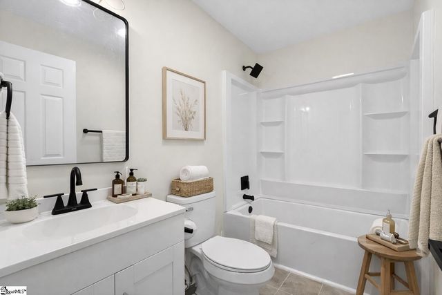 204 W Yellow Wood Drive, Simpsonville, SC 29680