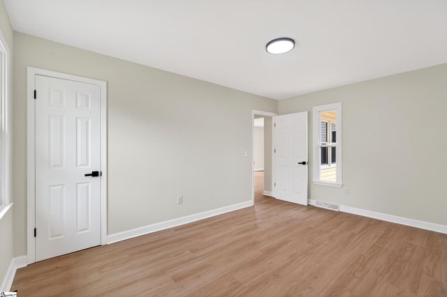 204 W Yellow Wood Drive, Simpsonville, SC 29680