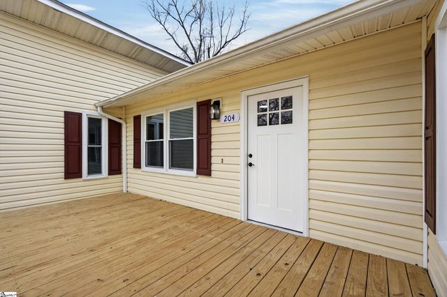 204 W Yellow Wood Drive, Simpsonville, SC 29680