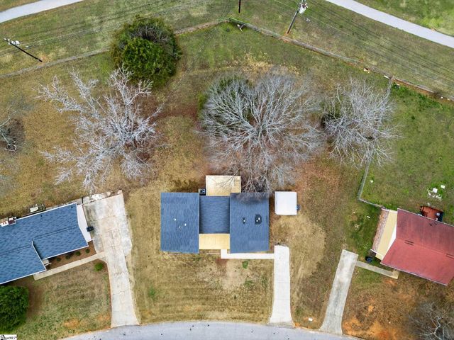 204 W Yellow Wood Drive, Simpsonville, SC 29680