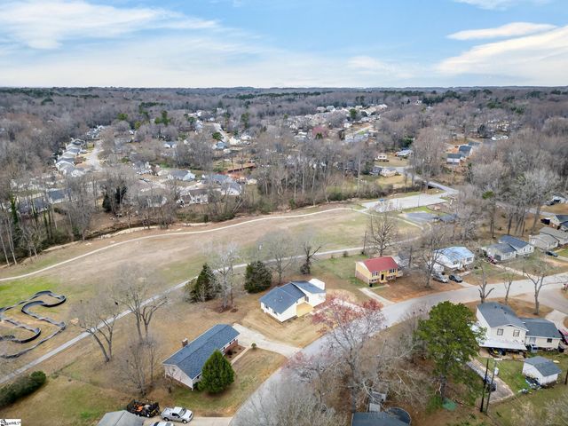 204 W Yellow Wood Drive, Simpsonville, SC 29680