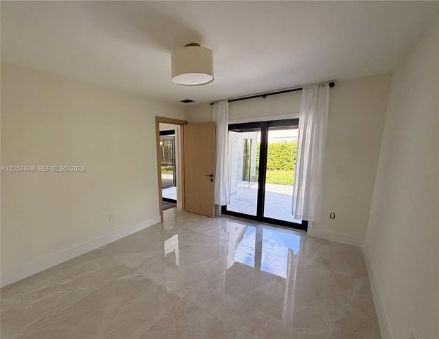 470 SW 88th Place E, Miami, FL 33174