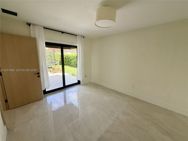 470 SW 88th Place E, Miami, FL 33174