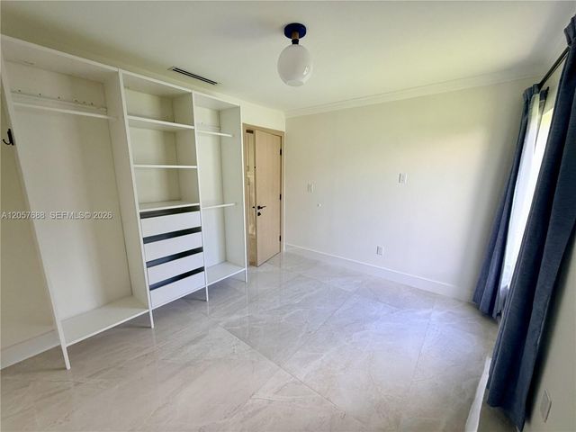 470 SW 88th Place E, Miami, FL 33174