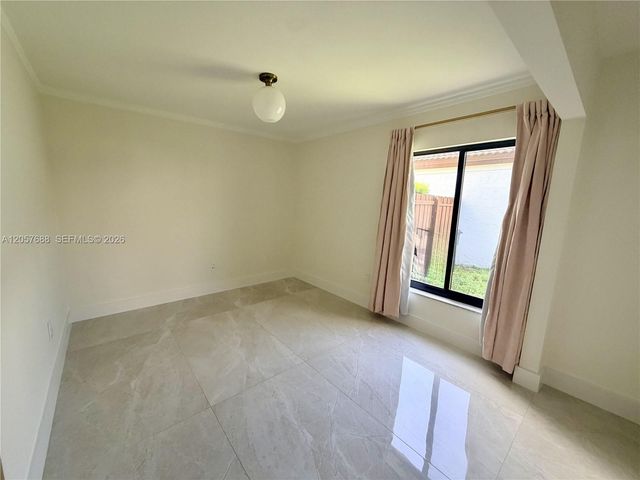 470 SW 88th Place E, Miami, FL 33174
