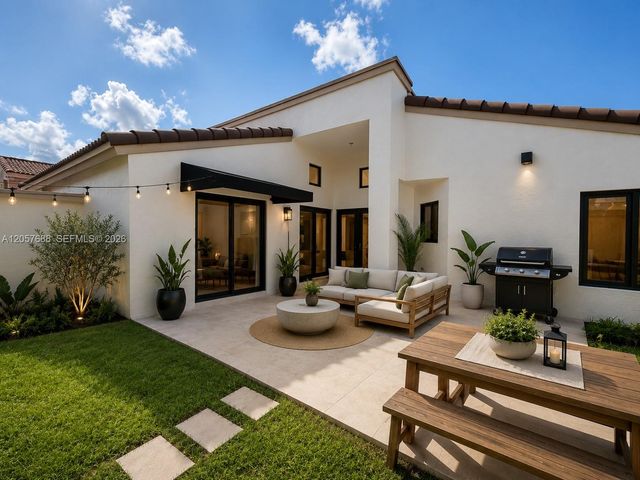 470 SW 88th Place E, Miami, FL 33174