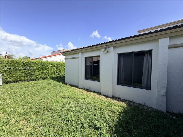 470 SW 88th Place E, Miami, FL 33174