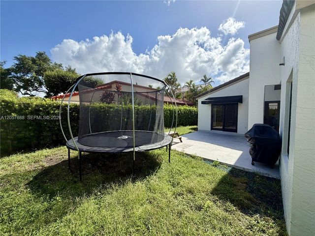 470 SW 88th Place E, Miami, FL 33174