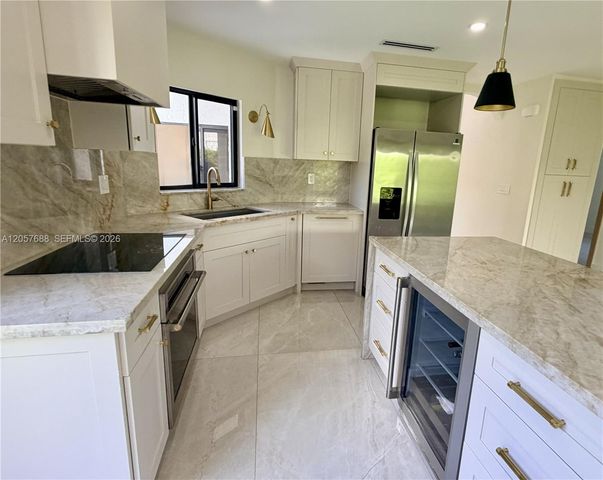 470 SW 88th Place E, Miami, FL 33174