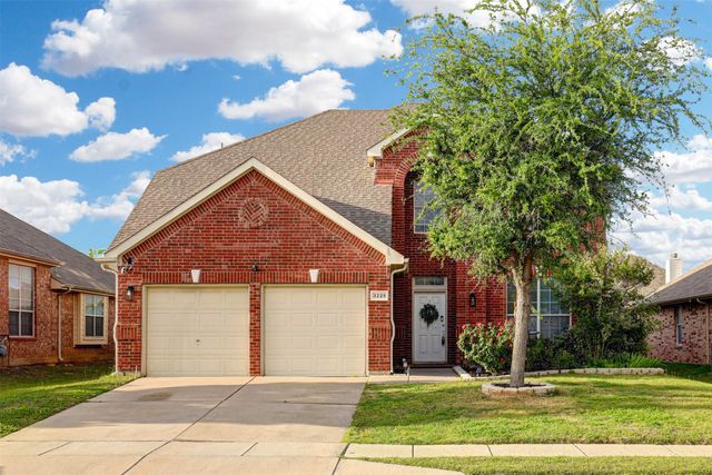 3225 Chesington Drive, Fort Worth, TX 76137