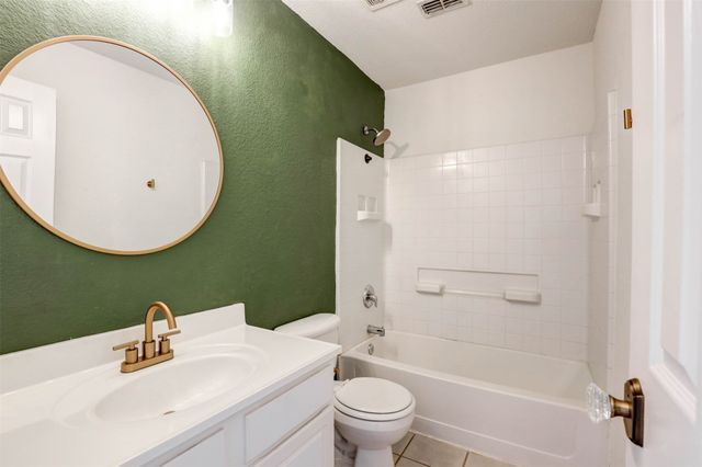 3225 Chesington Drive, Fort Worth, TX 76137