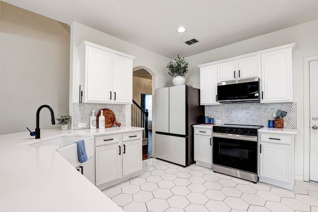 3225 Chesington Drive, Fort Worth, TX 76137