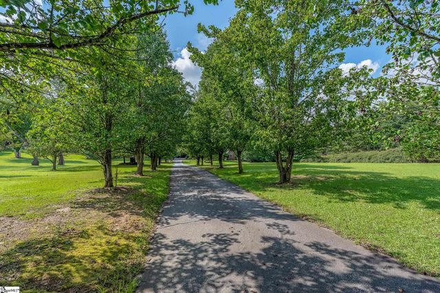 252 Ridge Way, Simpsonville, SC 29680