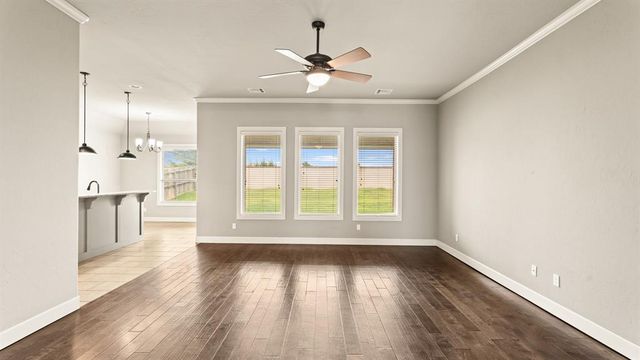 14512 Privas Lane, Yukon, OK 73099