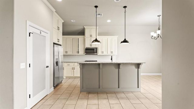 14512 Privas Lane, Yukon, OK 73099